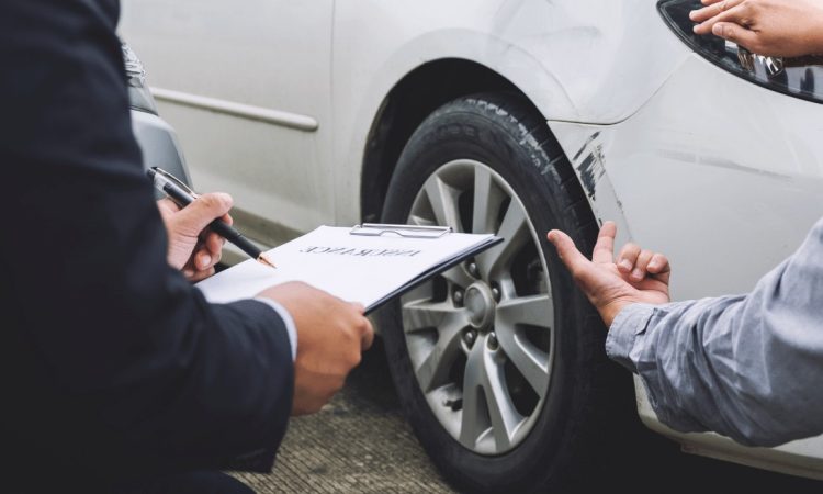 What Car Insurance Brokers Do and Who Needs One?
